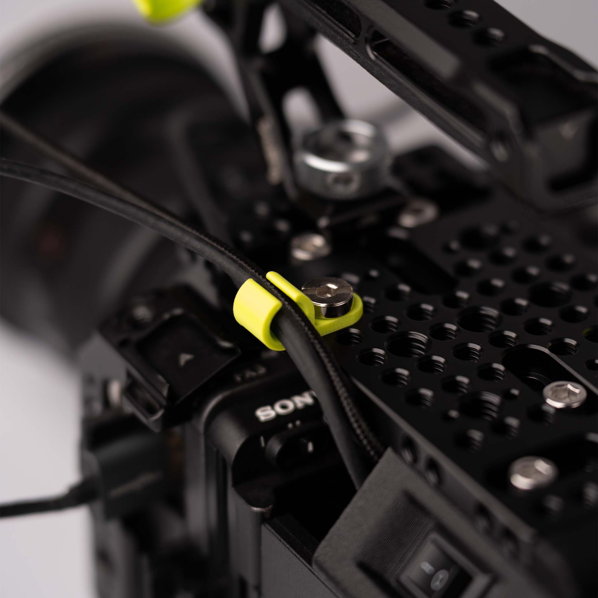 Passage_de_cable camera jaune M